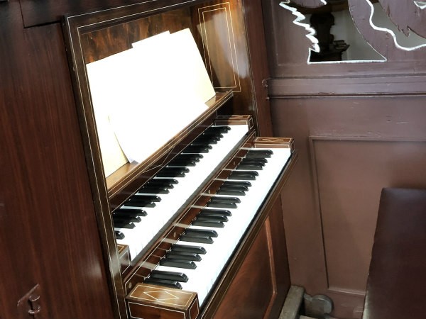 Gerestaureerd klavier orgel Garmerwolde